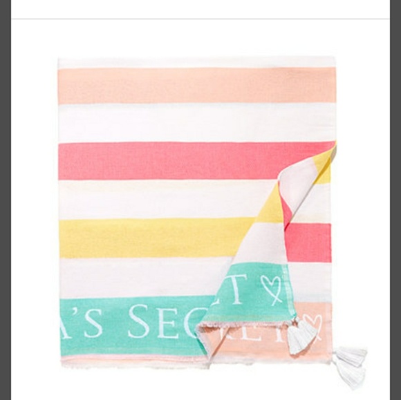 LAST ONE!💕Victoria's Secret beach blanket - Picture 2 of 3